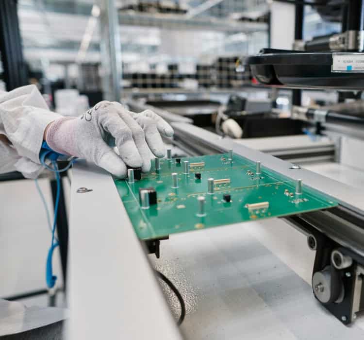 Production électronique - LACROIX