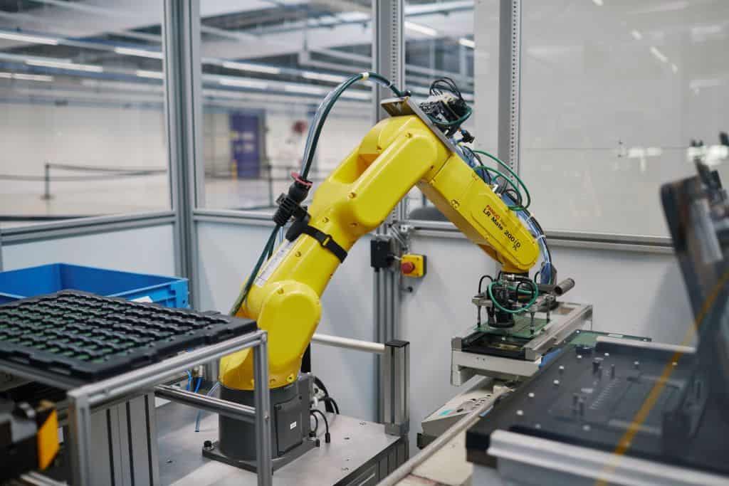 Exemple de robot utilisé pour le chargement et le déchargement des testeurs